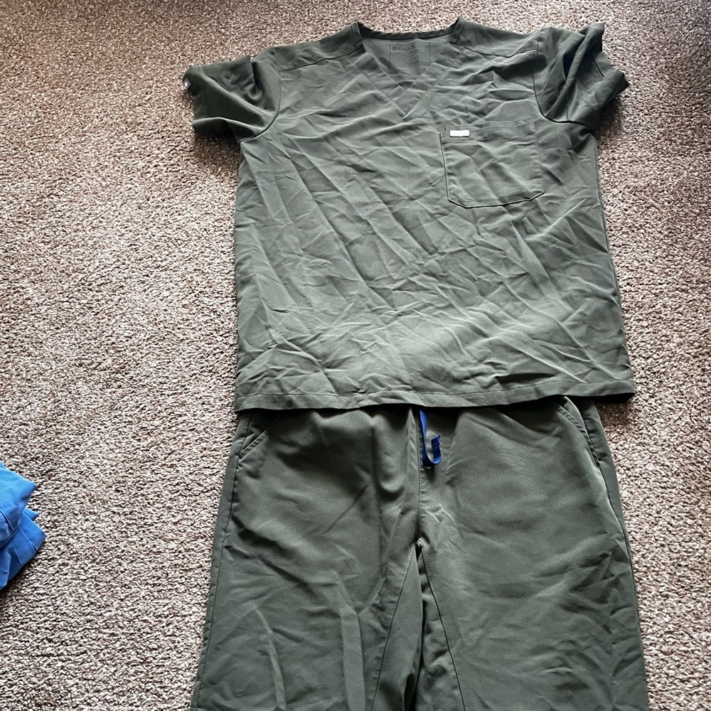 Figs Leon Top & Tansen Joggers